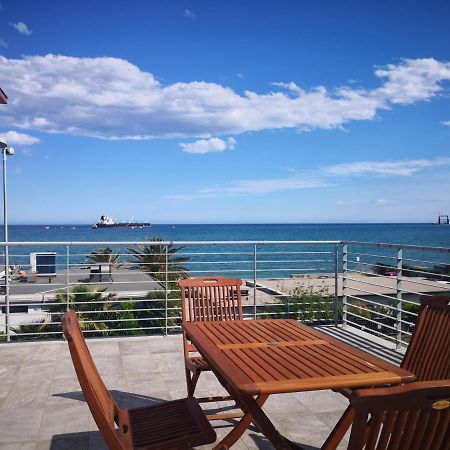 Appartamento Deluxe Con Terrazza Sul Mare 萨沃纳 外观 照片