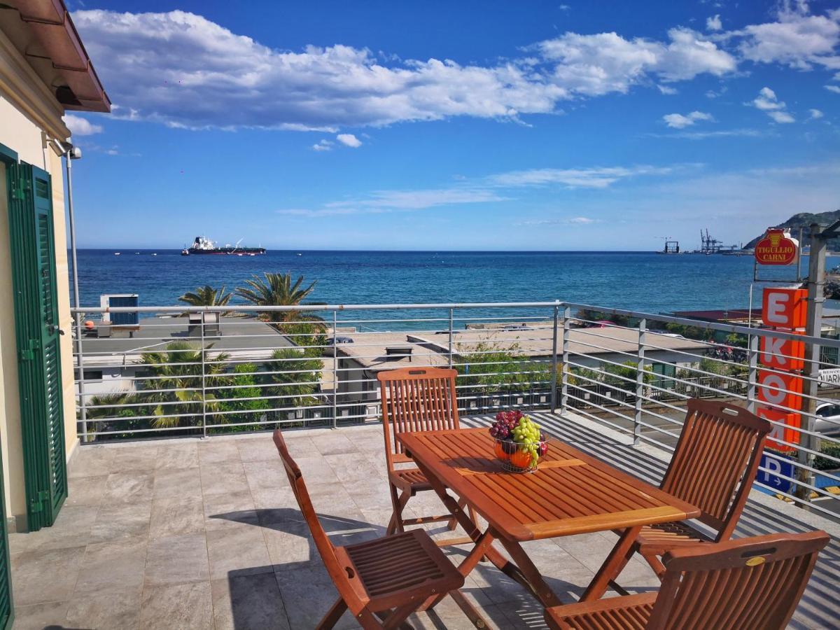 Appartamento Deluxe Con Terrazza Sul Mare 萨沃纳 外观 照片