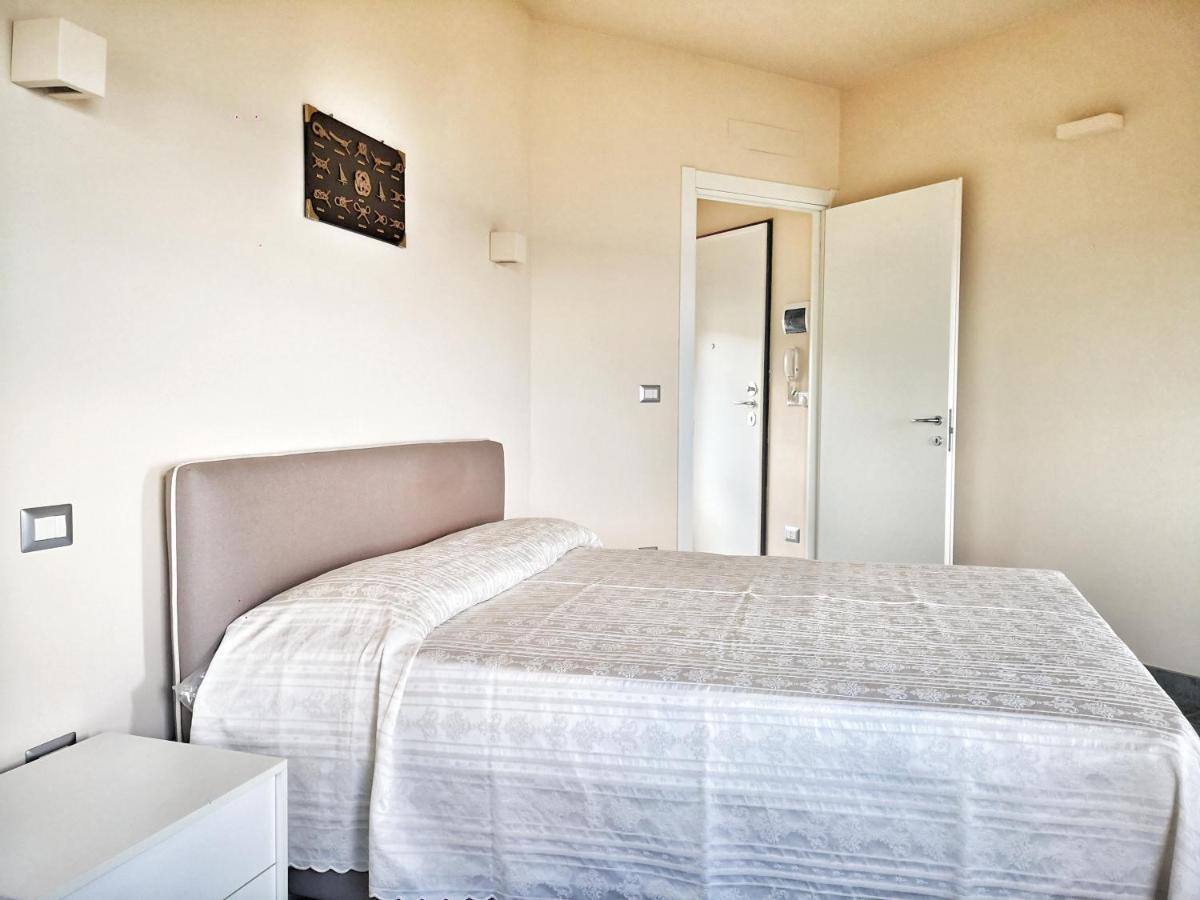 Appartamento Deluxe Con Terrazza Sul Mare 萨沃纳 外观 照片