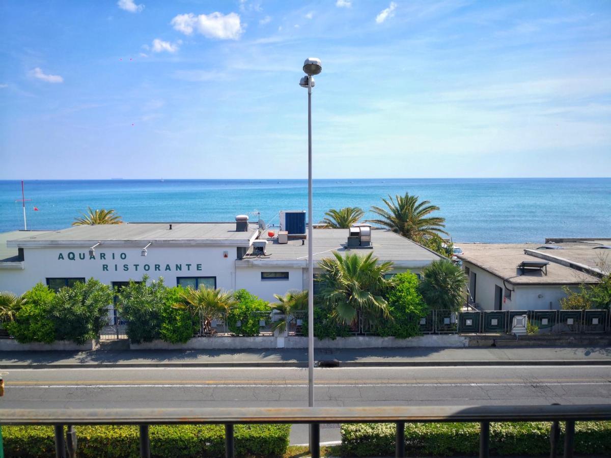 Appartamento Deluxe Con Terrazza Sul Mare 萨沃纳 外观 照片