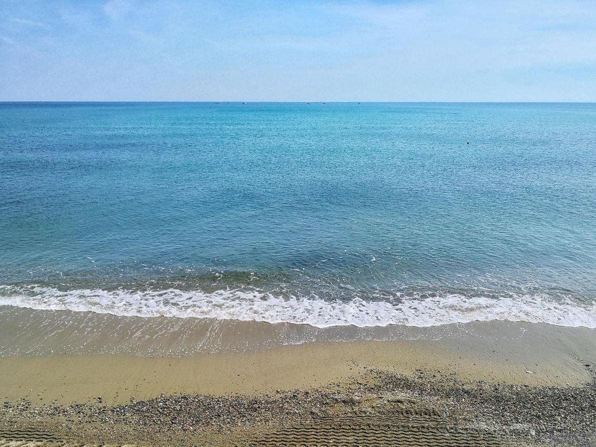 Appartamento Deluxe Con Terrazza Sul Mare 萨沃纳 外观 照片